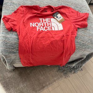 Men's North Face Tee, NEW WITH TAG. Red